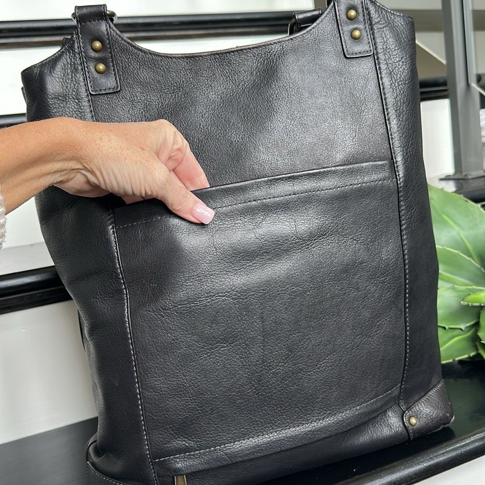 Solo Black Leather Tote Bag with Front Pocket - Picture 7 of 14